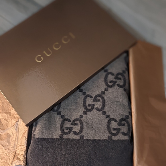 Authentic Vintage Gucci Blanket Brown GG - Picture 3 of 12